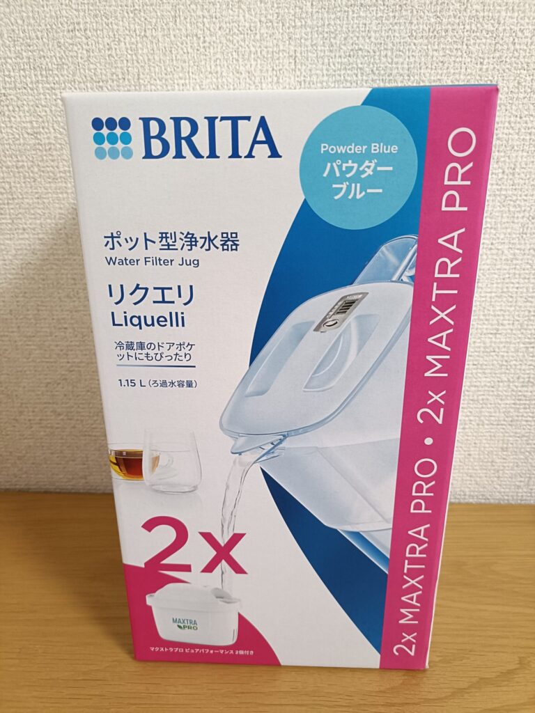 ブリタの浄水器、リクエリのパッケージ 表面