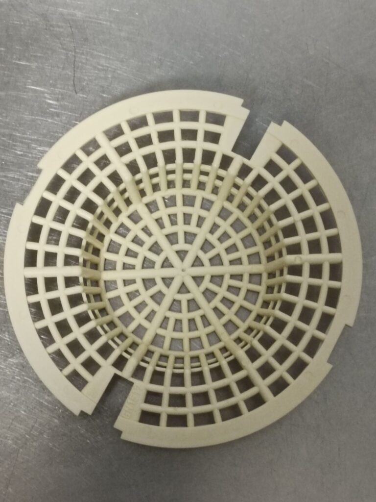 排水溝のプラスチック部品